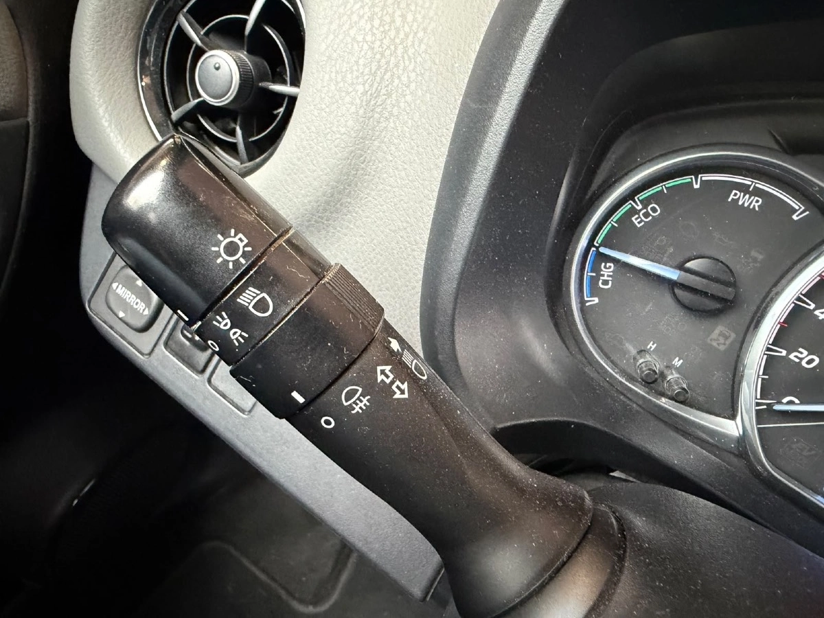 Toyota Yaris - photo 25