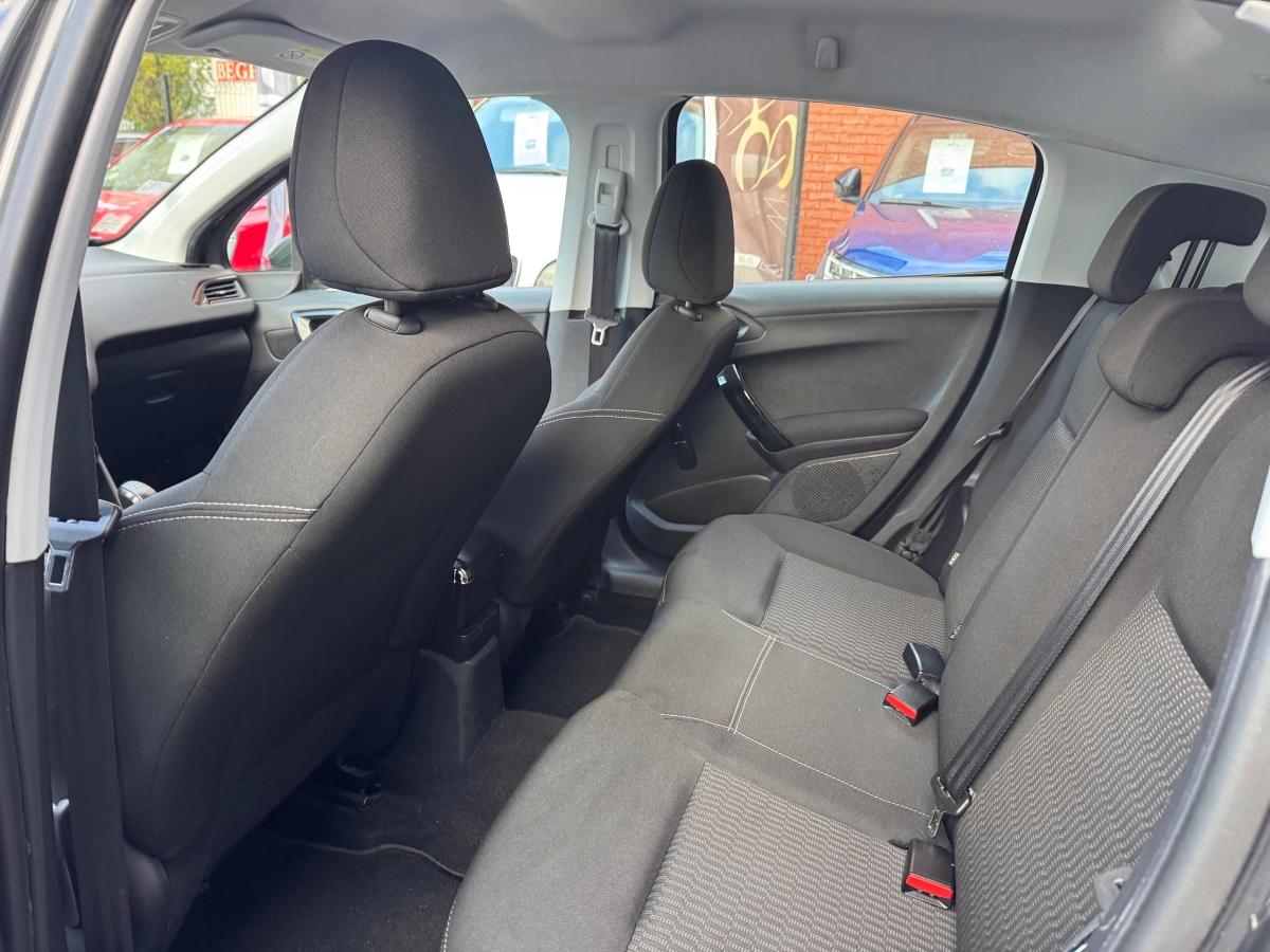 Aperçu indisponible de Peugeot 208