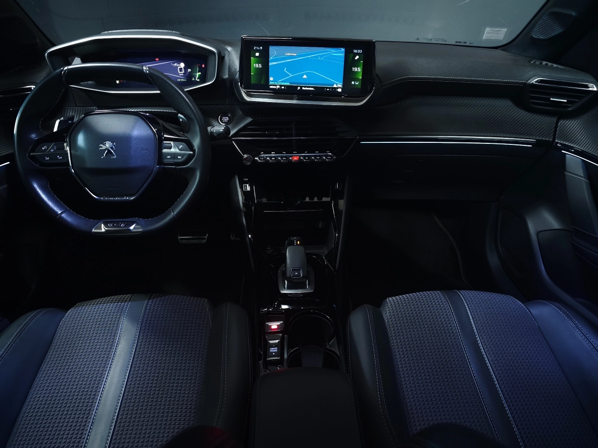 Peugeot 208 - photo 8