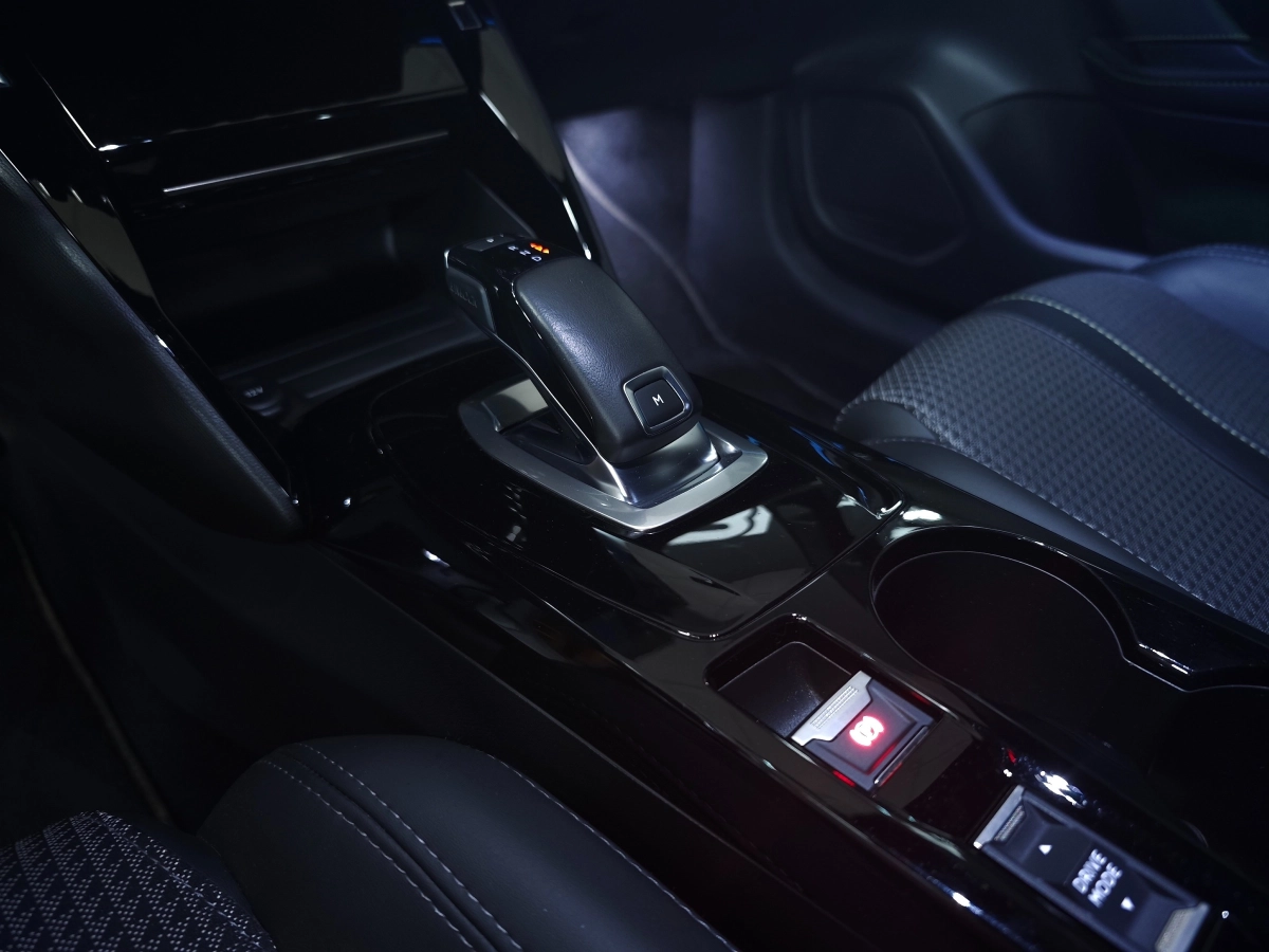 Peugeot 208 - photo 14