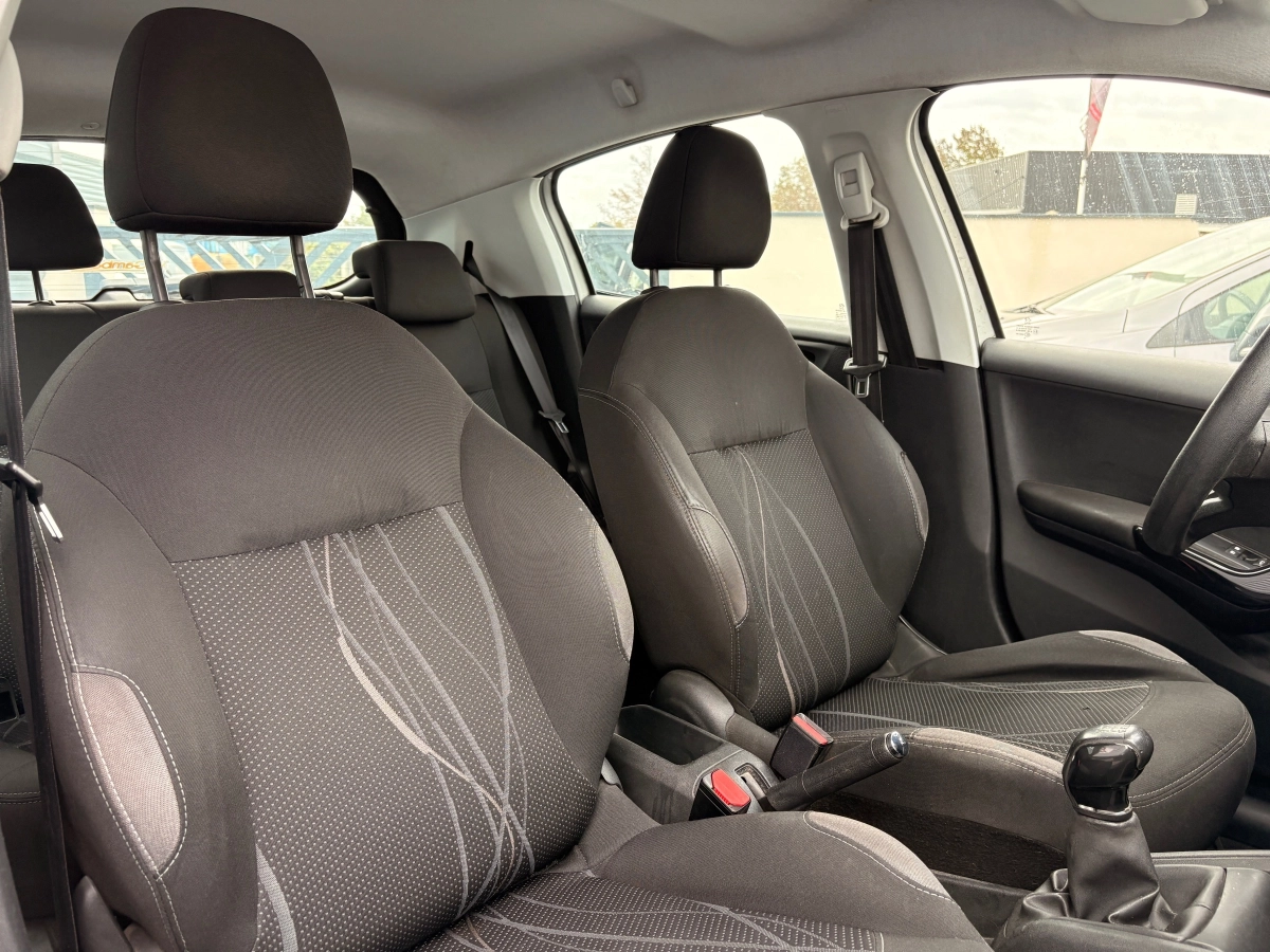 Peugeot 208 - photo 11