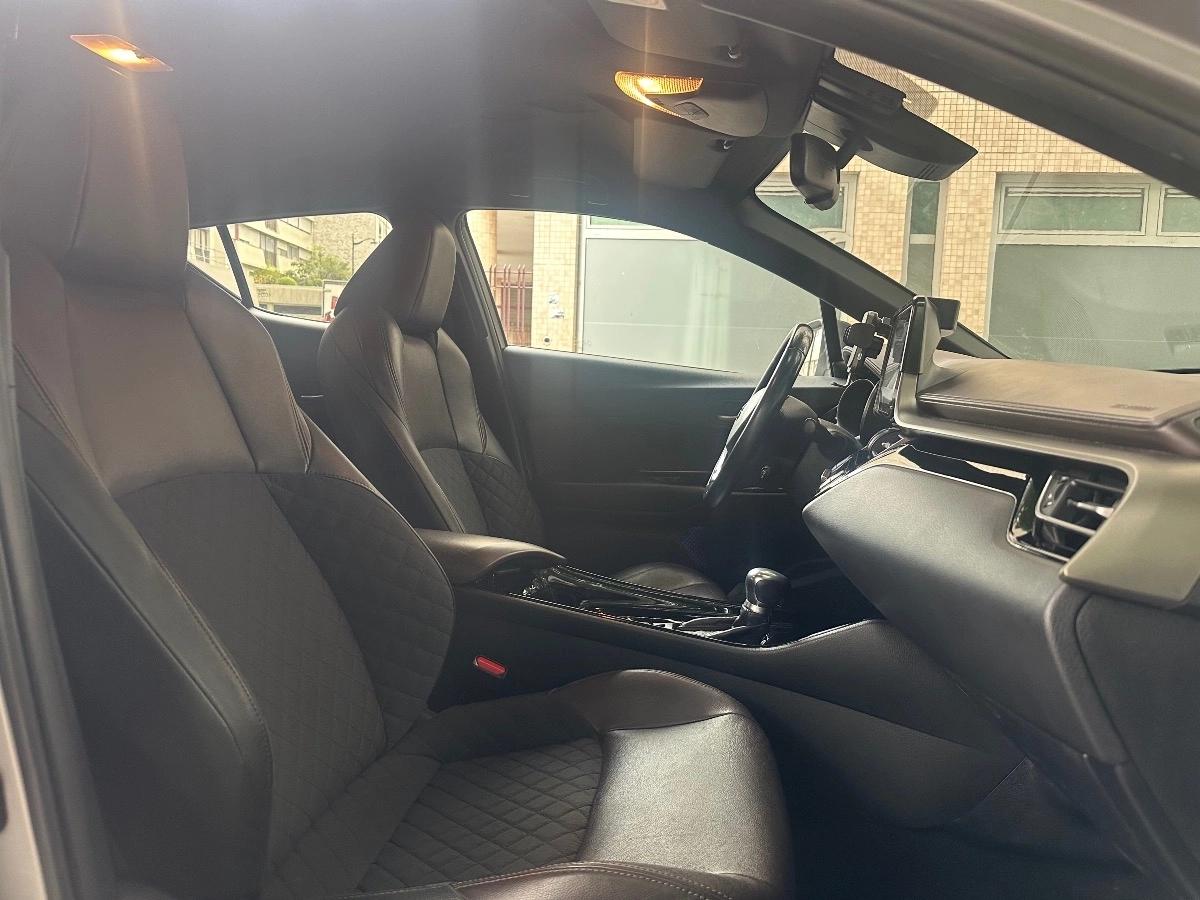Toyota C-hr 1.8 HSD 122H 100 FULL-HYBRID DISTINCTIVE 4X2 E-CVT BVA
