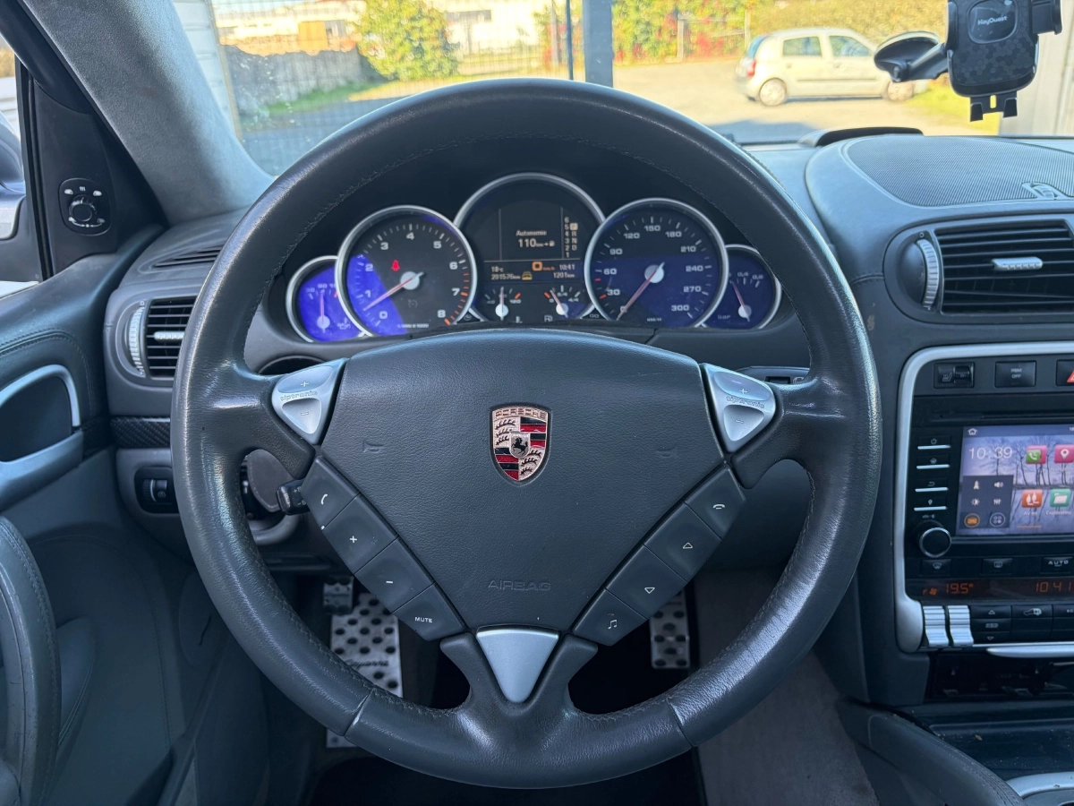 Porsche Cayenne - photo 15