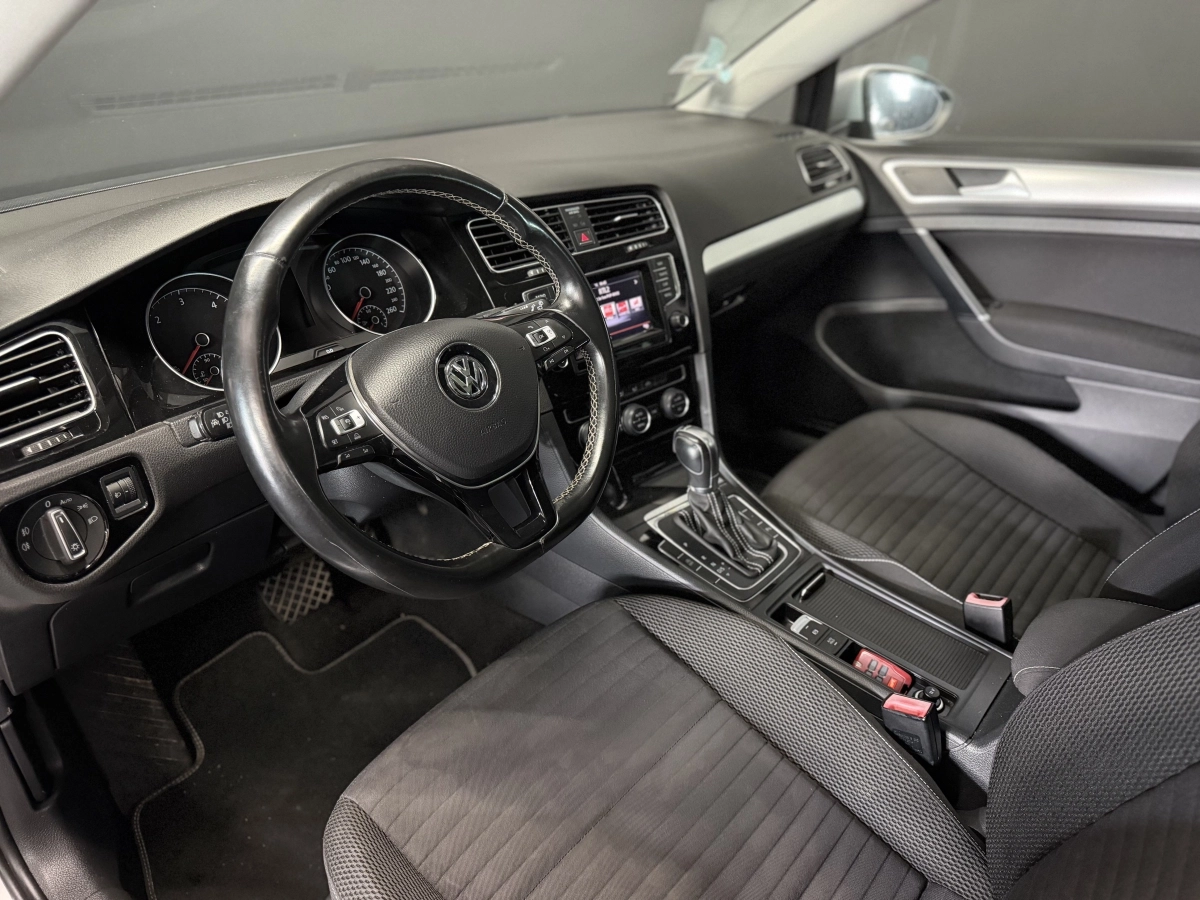 Volkswagen Golf - photo 7