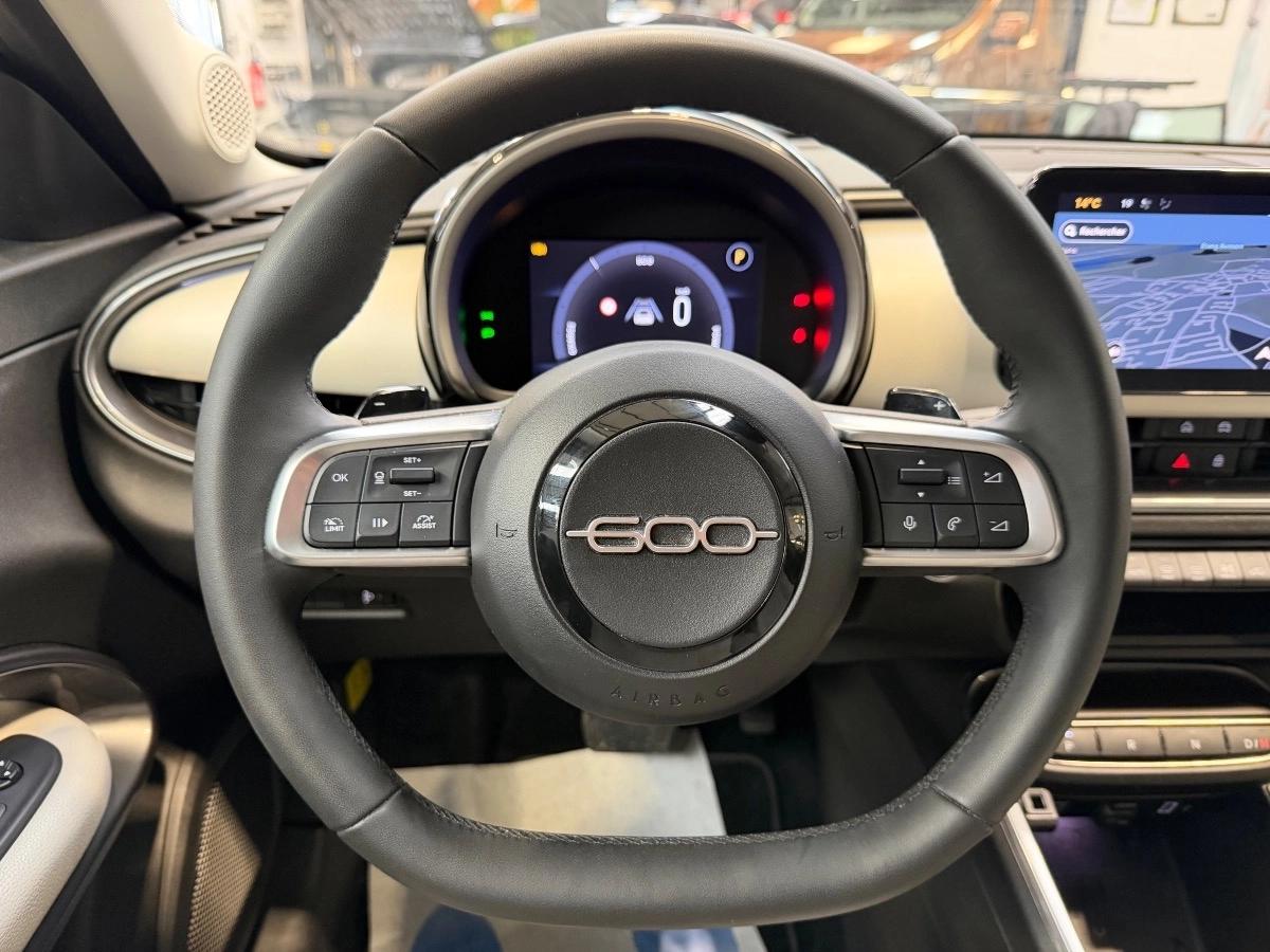 Fiat 600 100CV  MHEV HYBRID 48VOLT LA-PRIMA DCT6 1° MAIN/360°/CARPLAY