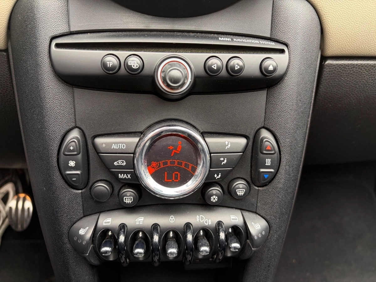 Mini Cabrio - photo 14