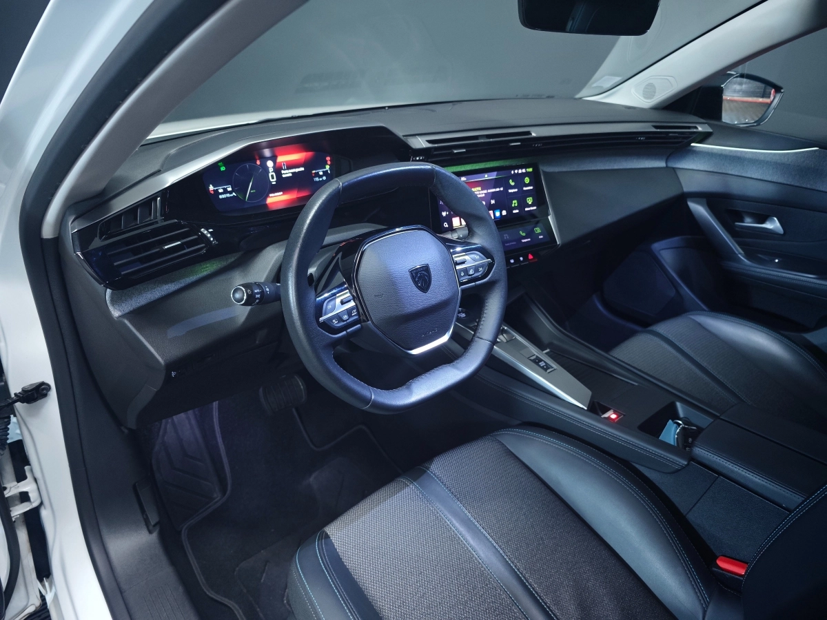 Peugeot 308 - photo 8