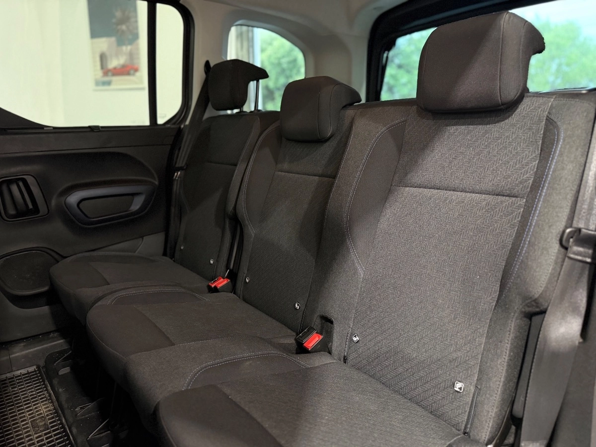 Peugeot Rifter - photo 13
