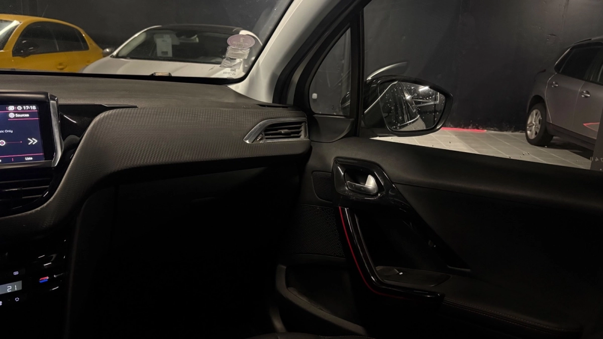 Peugeot 208 - photo 27