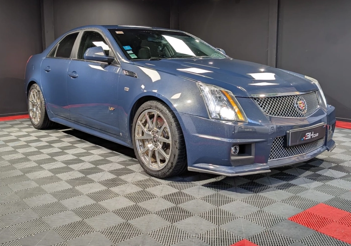 CADILLAC CTS V - photo 3