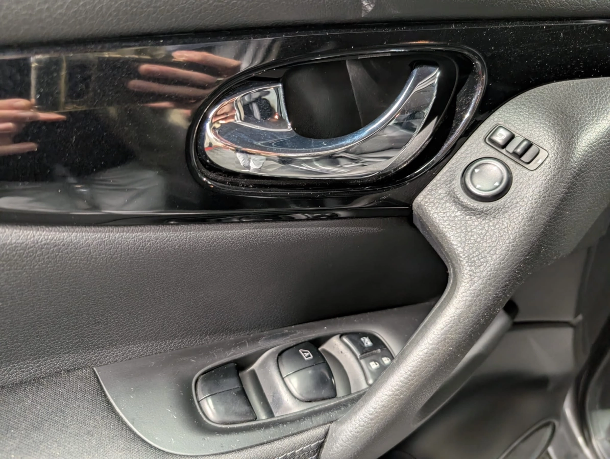 Nissan Qashqai - photo 11