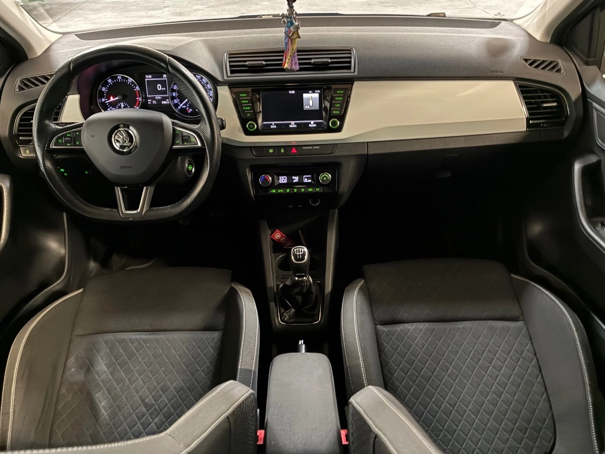 Skoda Fabia - photo 9