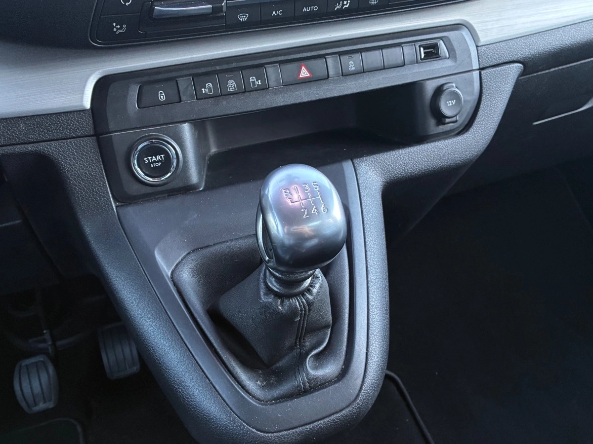 Peugeot Traveller - photo 20