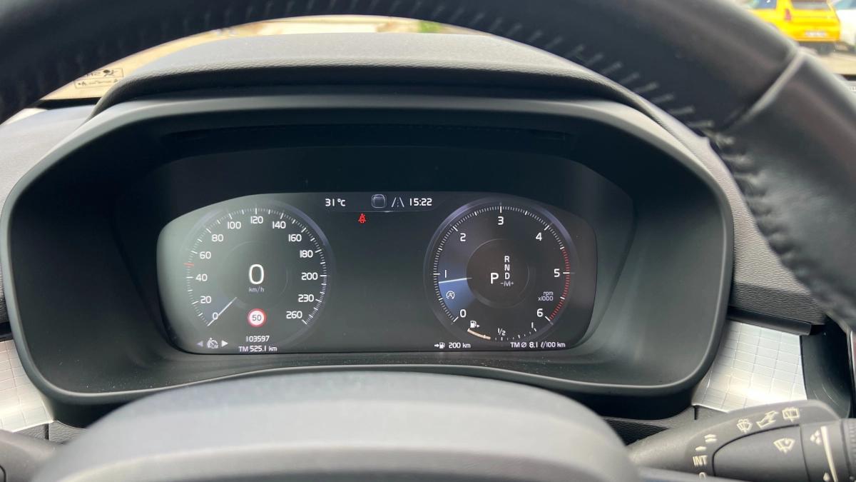 Volvo Xc40 2.0 D4 190 MOMENTUM AWD GEARTRONIC BVA
