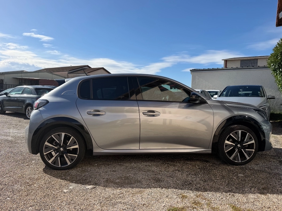 Peugeot 208 - photo 8