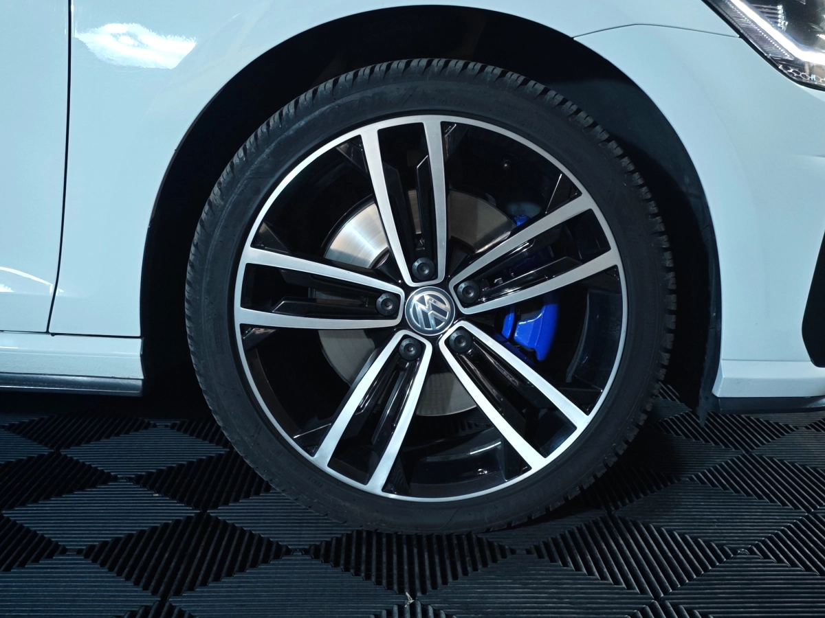 Volkswagen Golf - photo 29