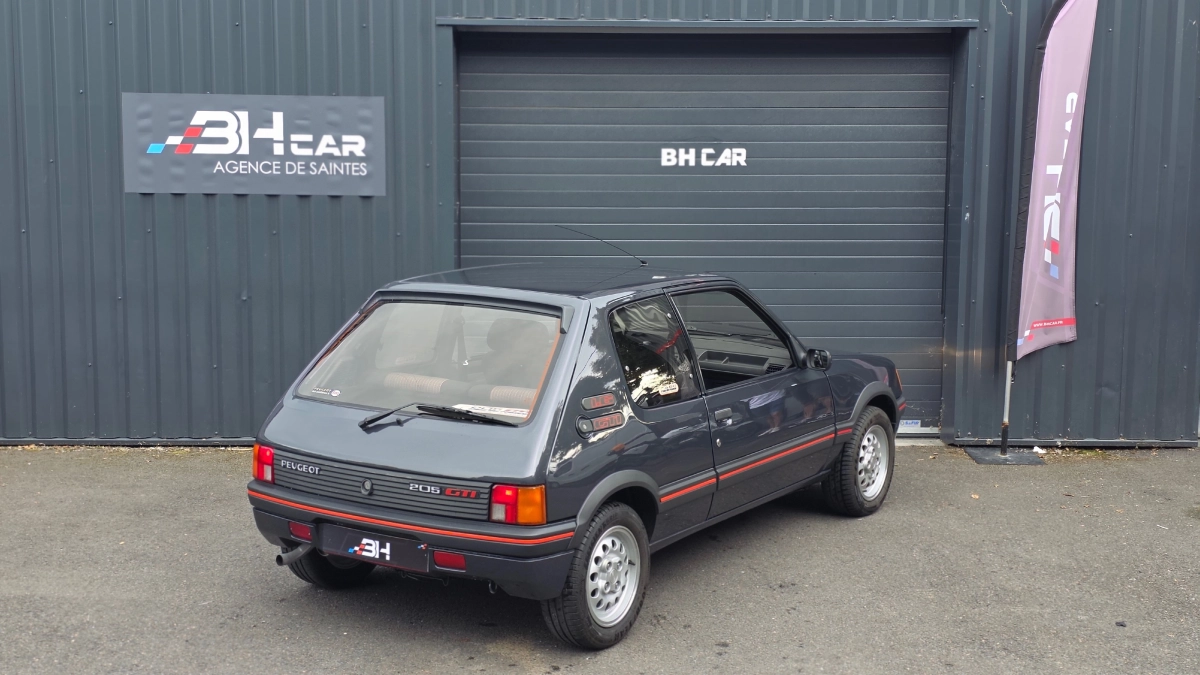Peugeot 205 - photo 6