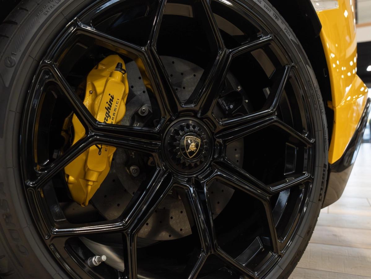 Lamborghini Aventador ROADSTER LP750-4 6.5 770 SVJ 4WD BVA