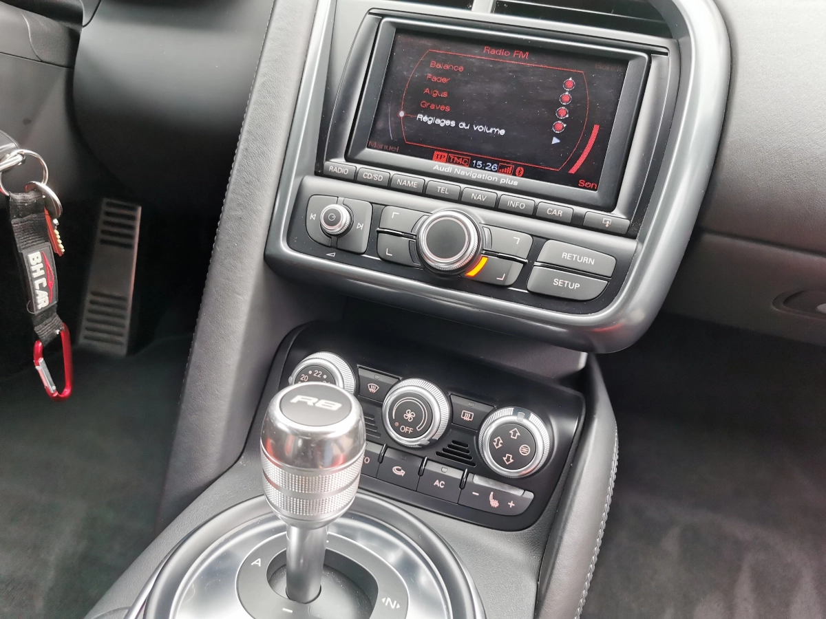 Audi R8 - photo 11