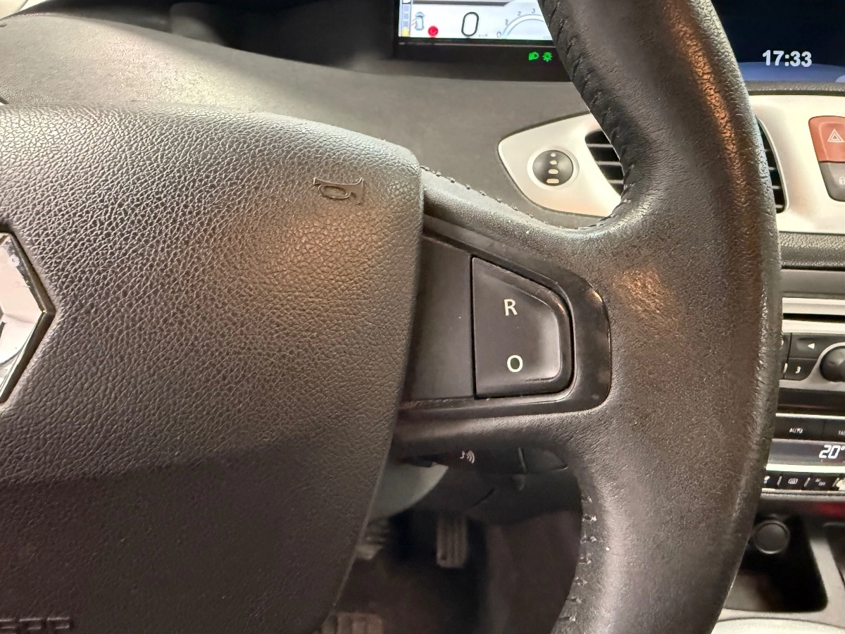 Renault Scenic - photo 16