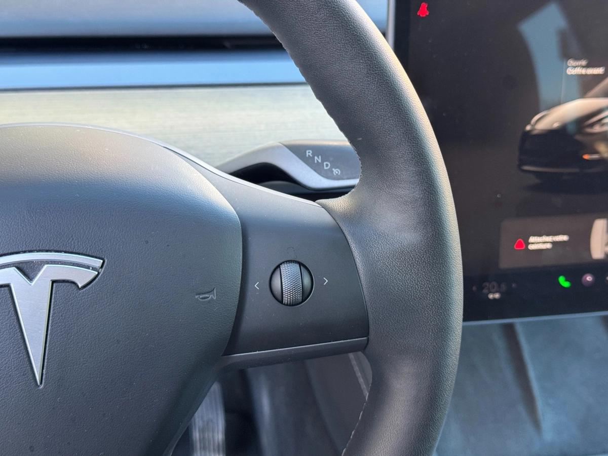 Aperçu indisponible de Tesla Model-y