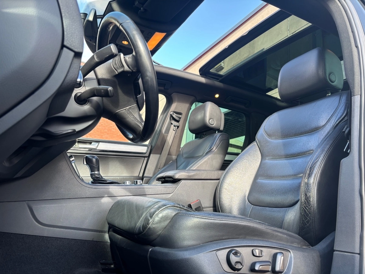 Volkswagen Touareg - photo 8