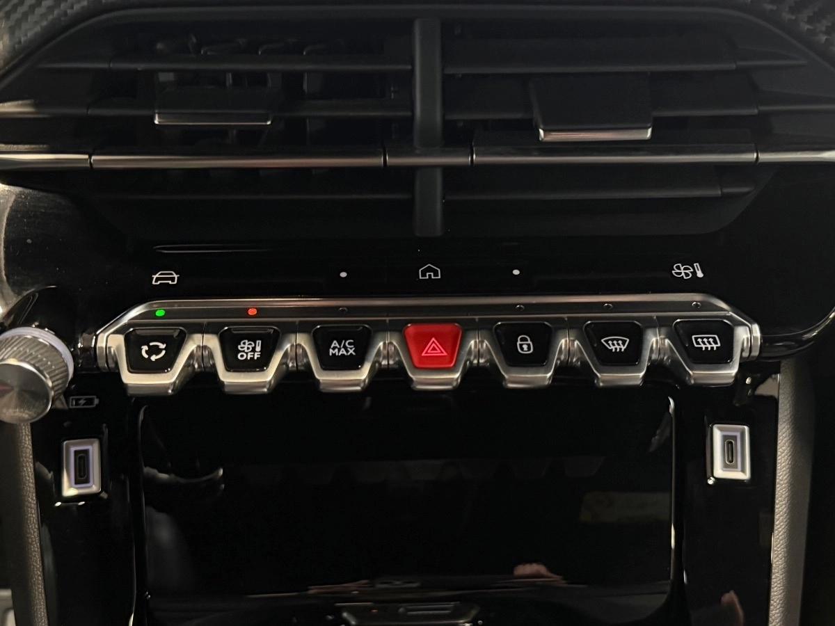 PEUGEOT 2008 1.2 HYBRID 145CH E-DCS6 - FINITION ALLURE - 1ERE MAIN - TVA RECUPERABLE