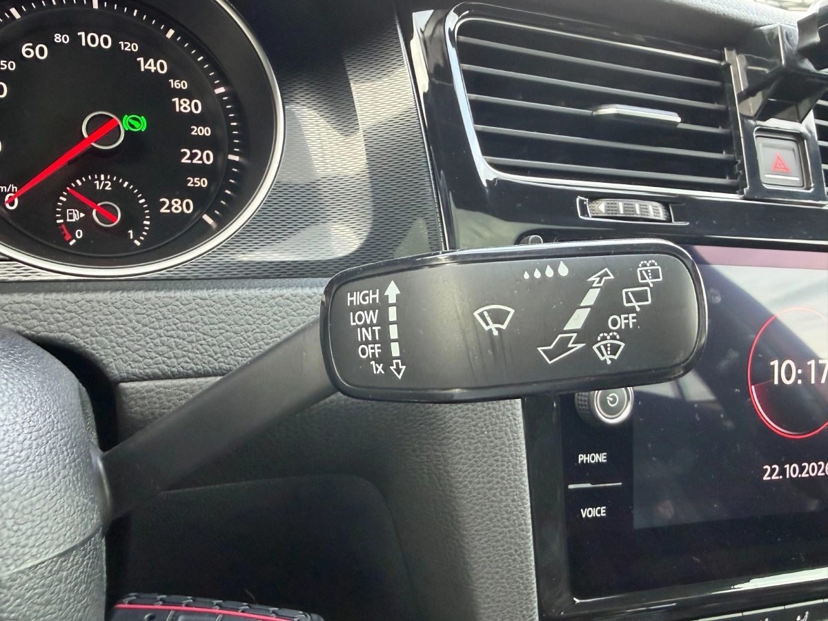 Volkswagen Golf - photo 13