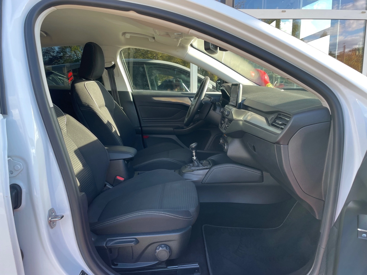 Ford Focus - photo 10