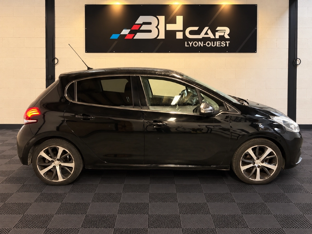 Peugeot 208 - photo 3