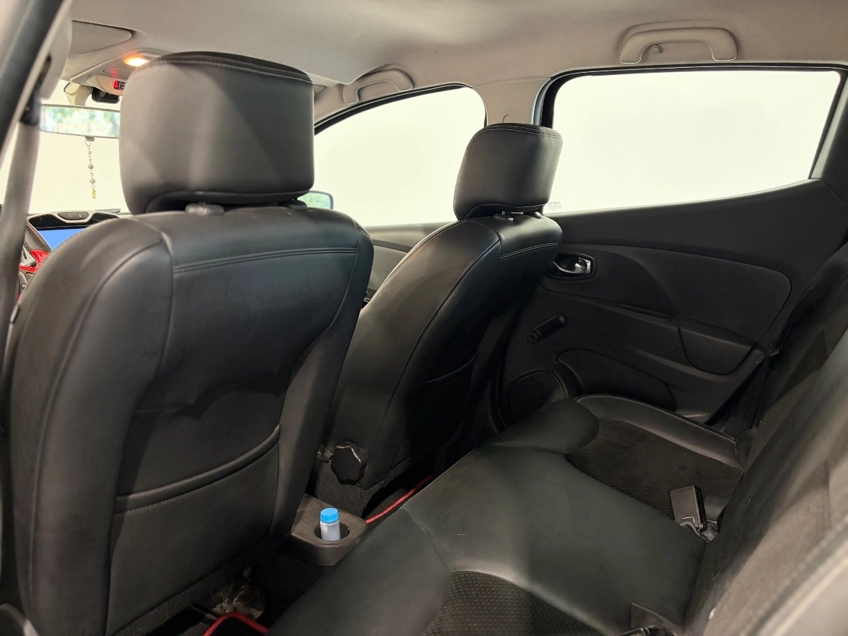 Renault Clio - photo 14