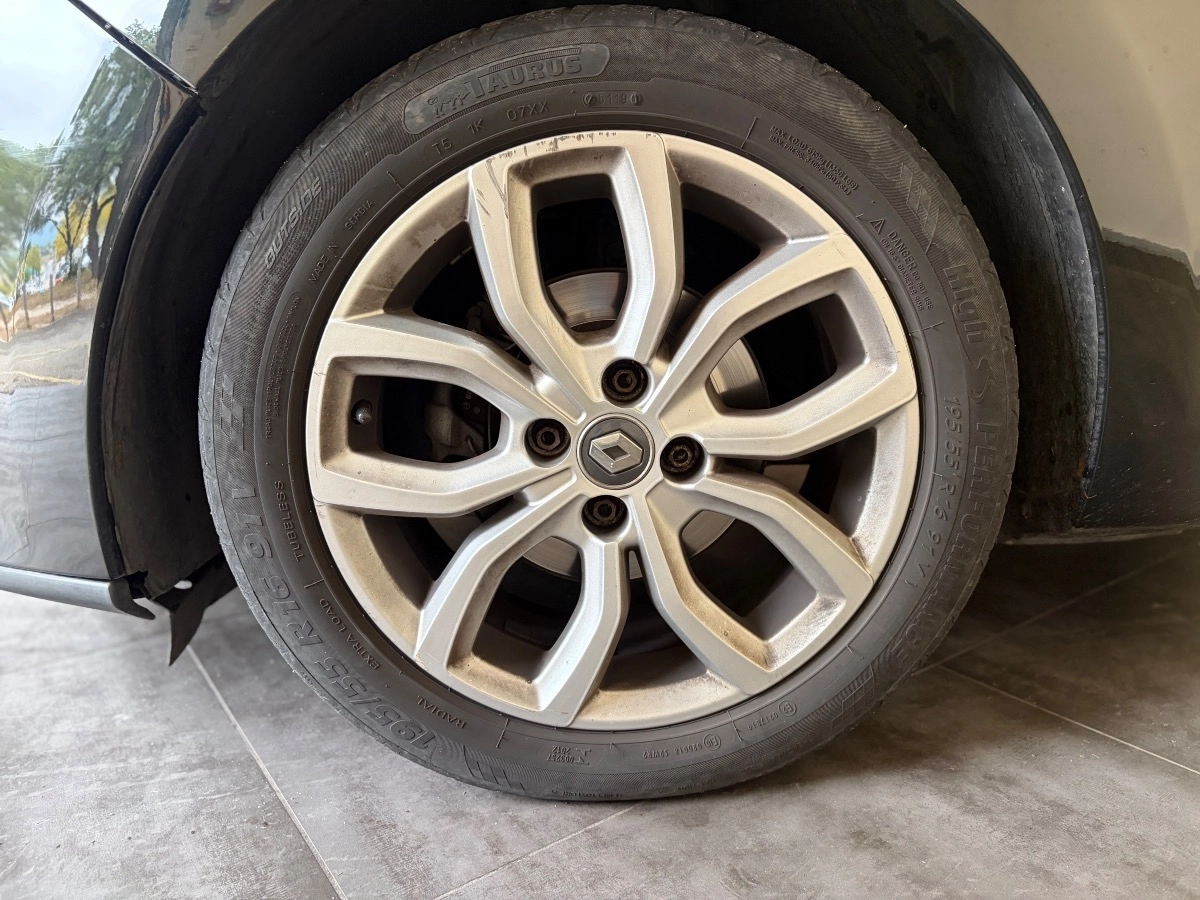 Renault Clio - photo 27