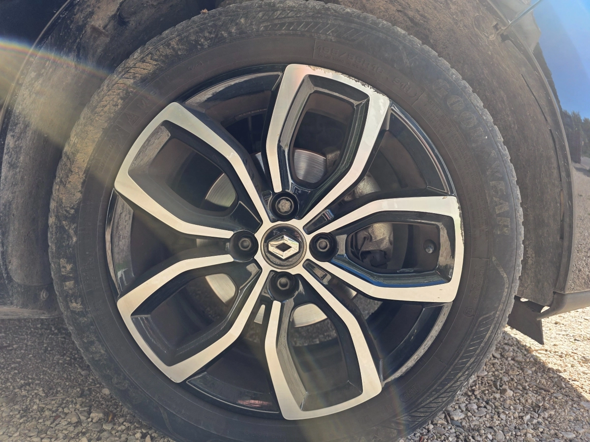 Renault Clio - photo 19