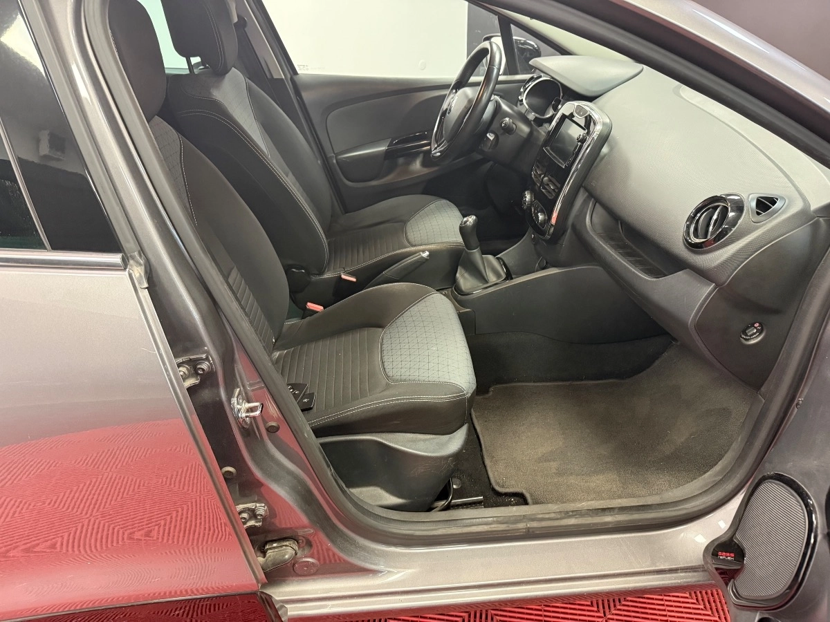 Renault Clio - photo 12