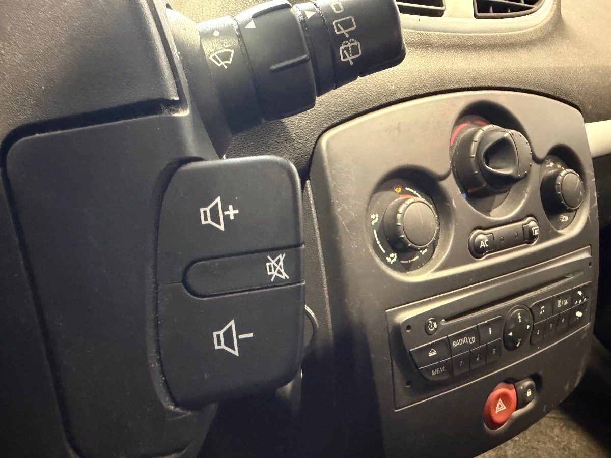 Renault Clio - photo 22