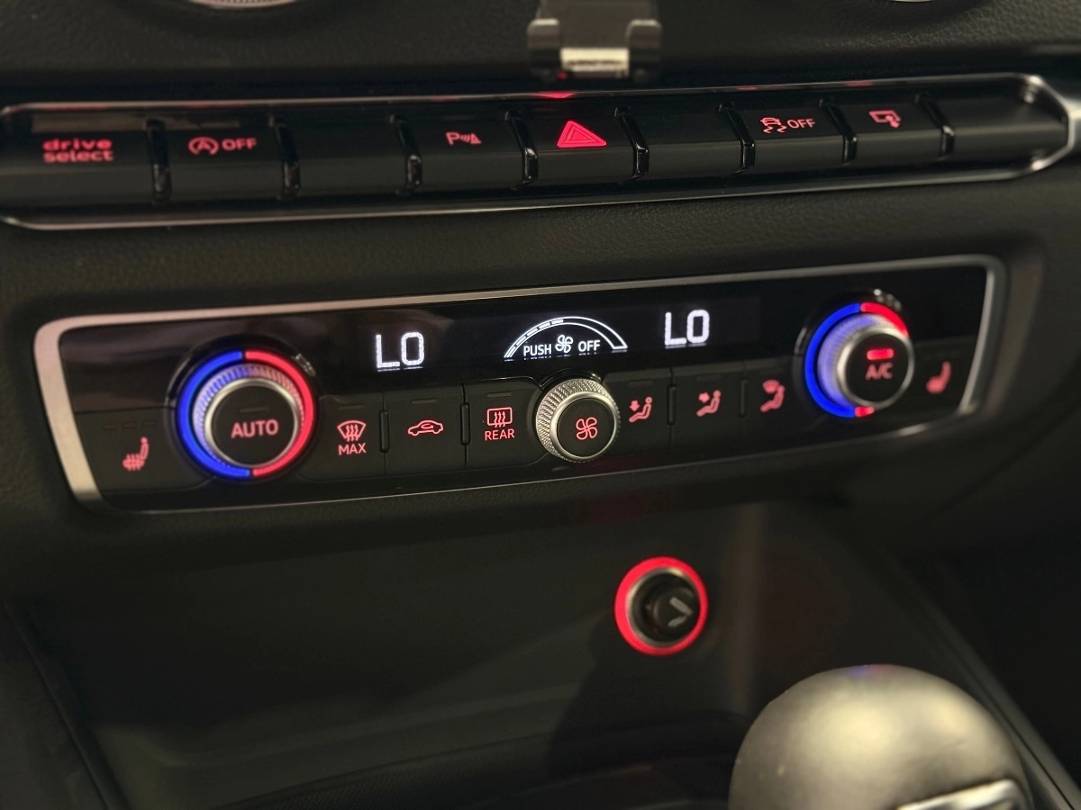 Audi S3 - photo 23