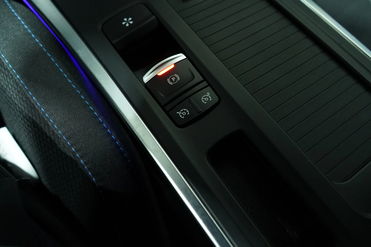 Renault Megane - photo 26