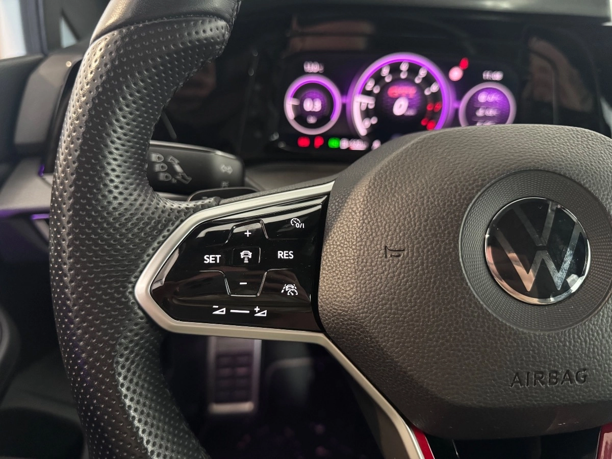 Volkswagen Golf - photo 10