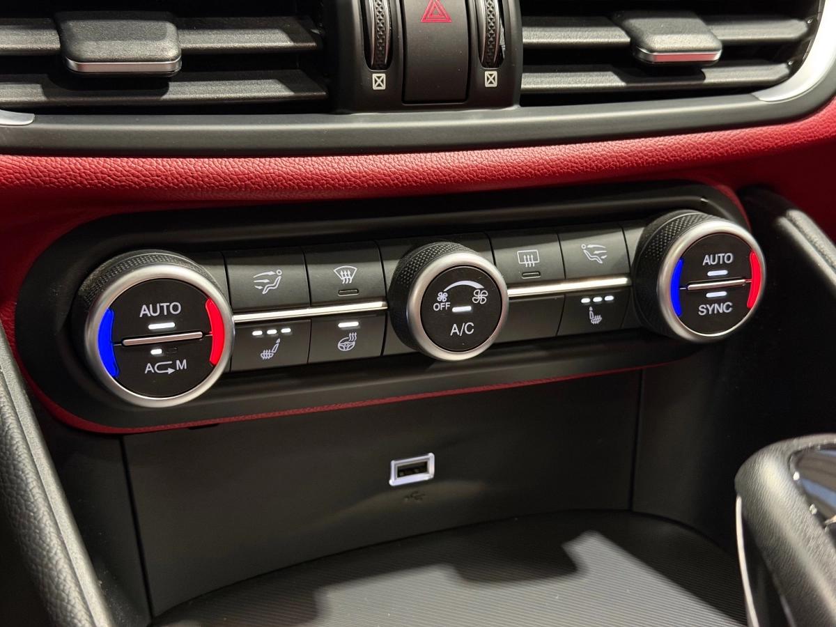 Alfa Romeo Giulia 2.0 TB 280 VELOCE Q4 BVA