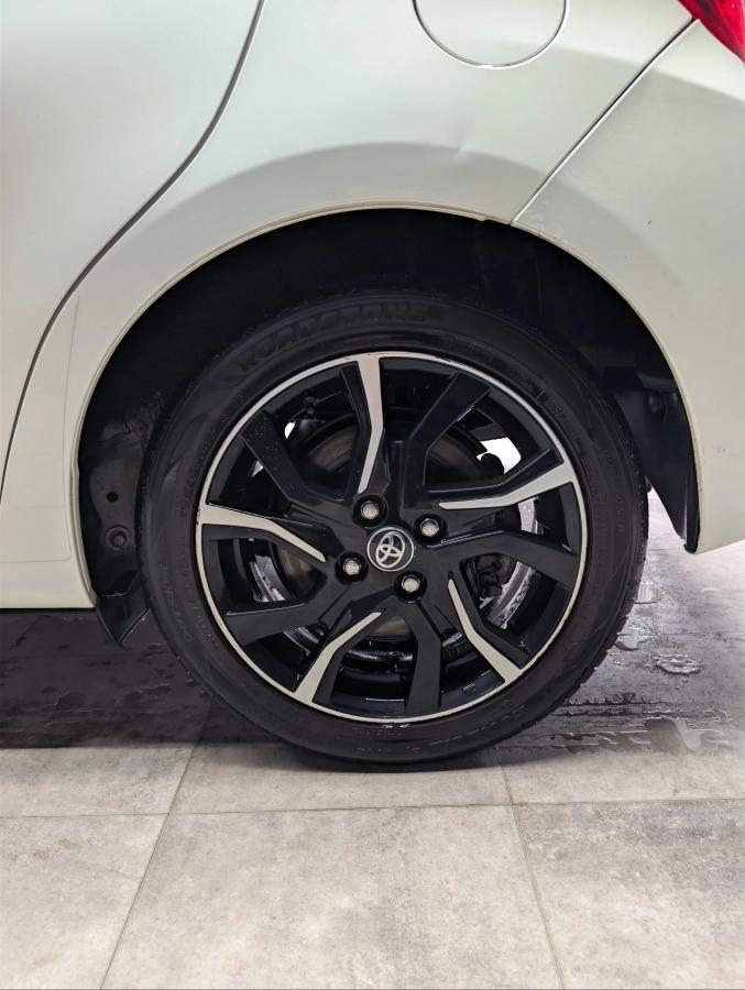 Toyota Yaris 1.5 VVTI 100H 75 HYBRID FULL-HYBRID COLLECTION BVA