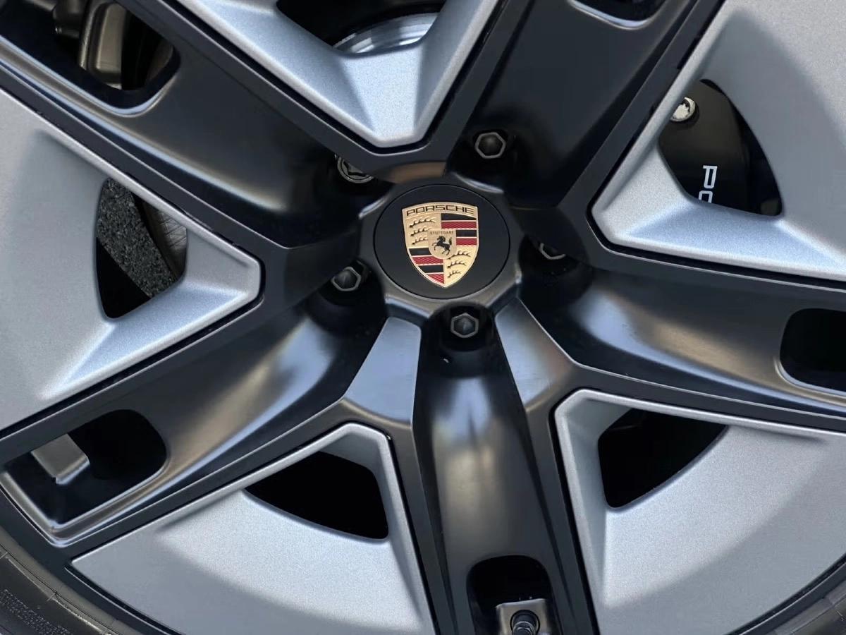 Porsche Cayenne Electrique 442ch 614km WLTP Toit ouvrant/Attelage/Roues AR dir/Burmester/Chrono/22“/Sièges 14/Volant