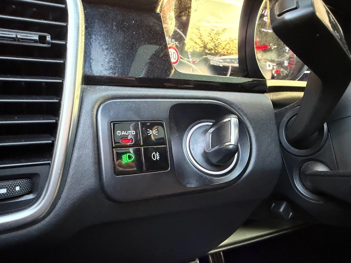 Porsche Cayenne - photo 40