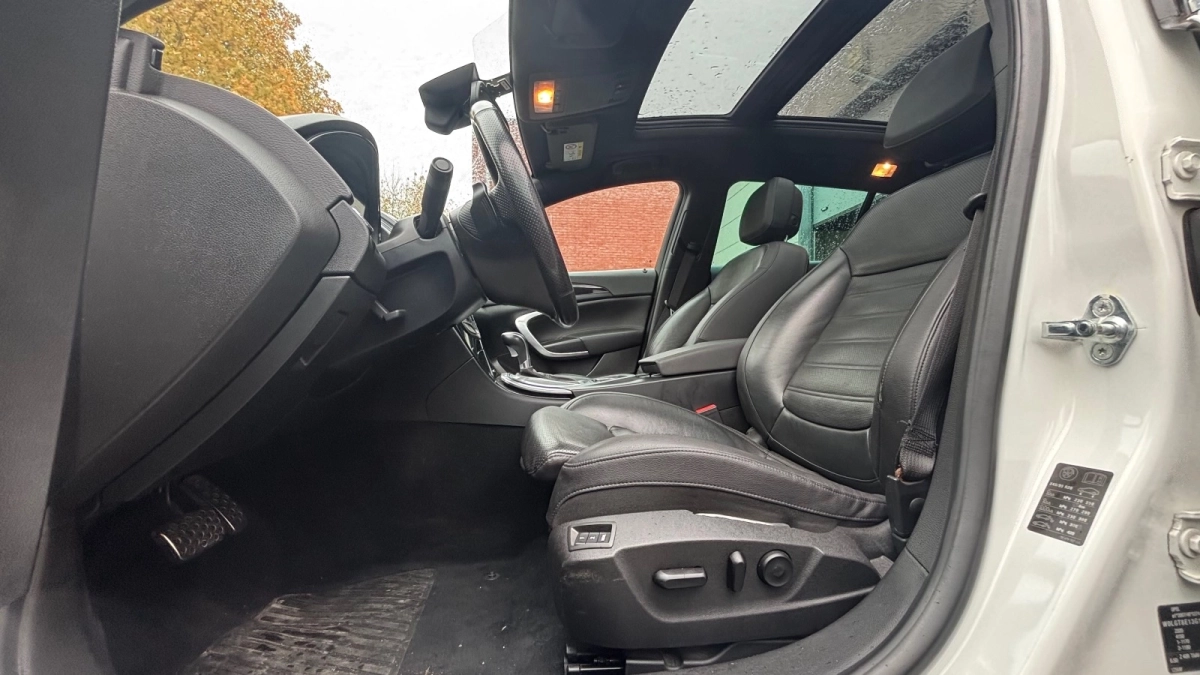 Opel Insignia - photo 11