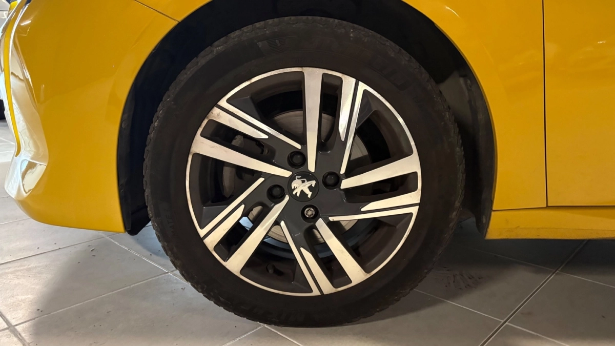 Peugeot 208 - photo 9