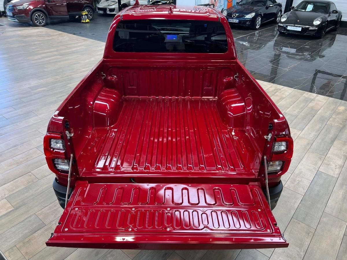 Toyota Hilux 2.8 D-4D 204 DOUBLE CABINE BVA INVINCIBLE 4WD /CAM360/JBL/CARPLAY