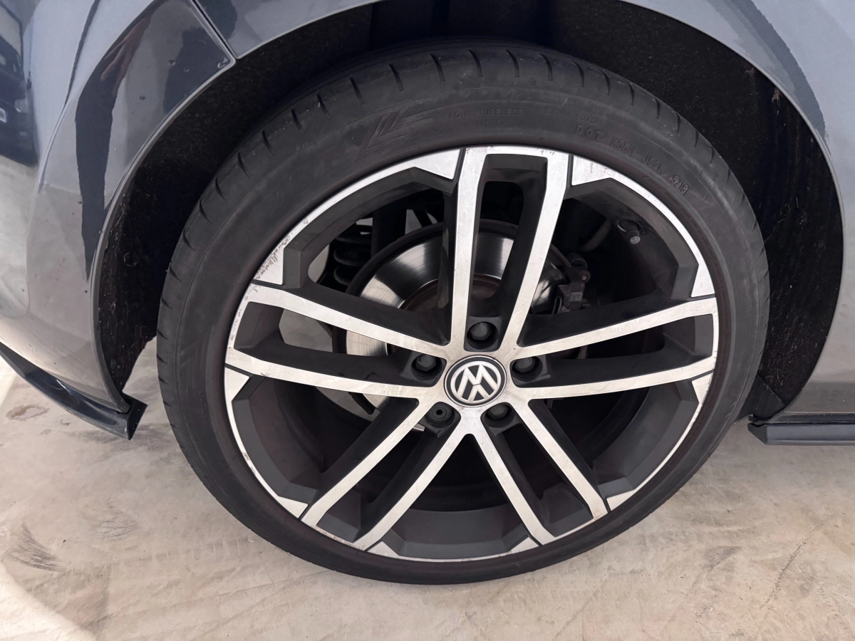 Volkswagen Golf - photo 30