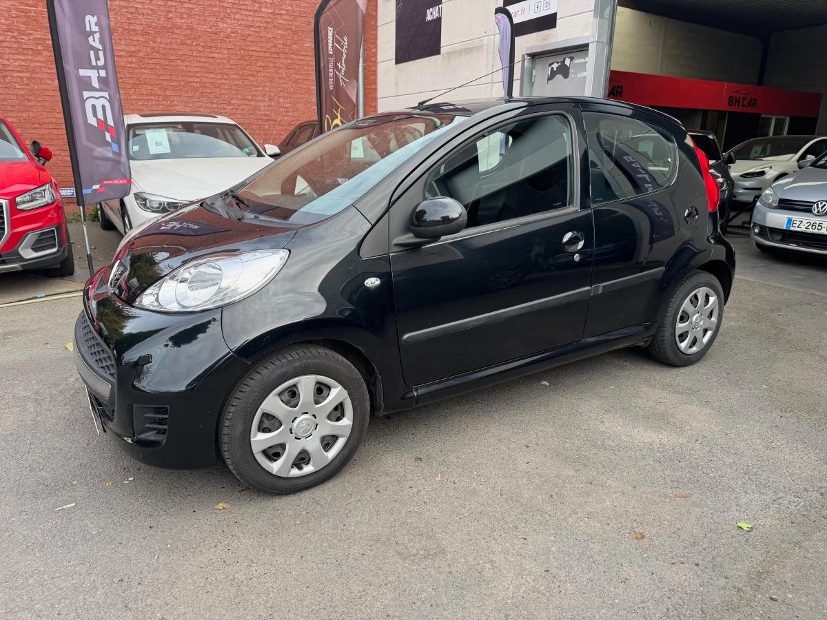 Image: Peugeot 107 1.0 70 URBAN