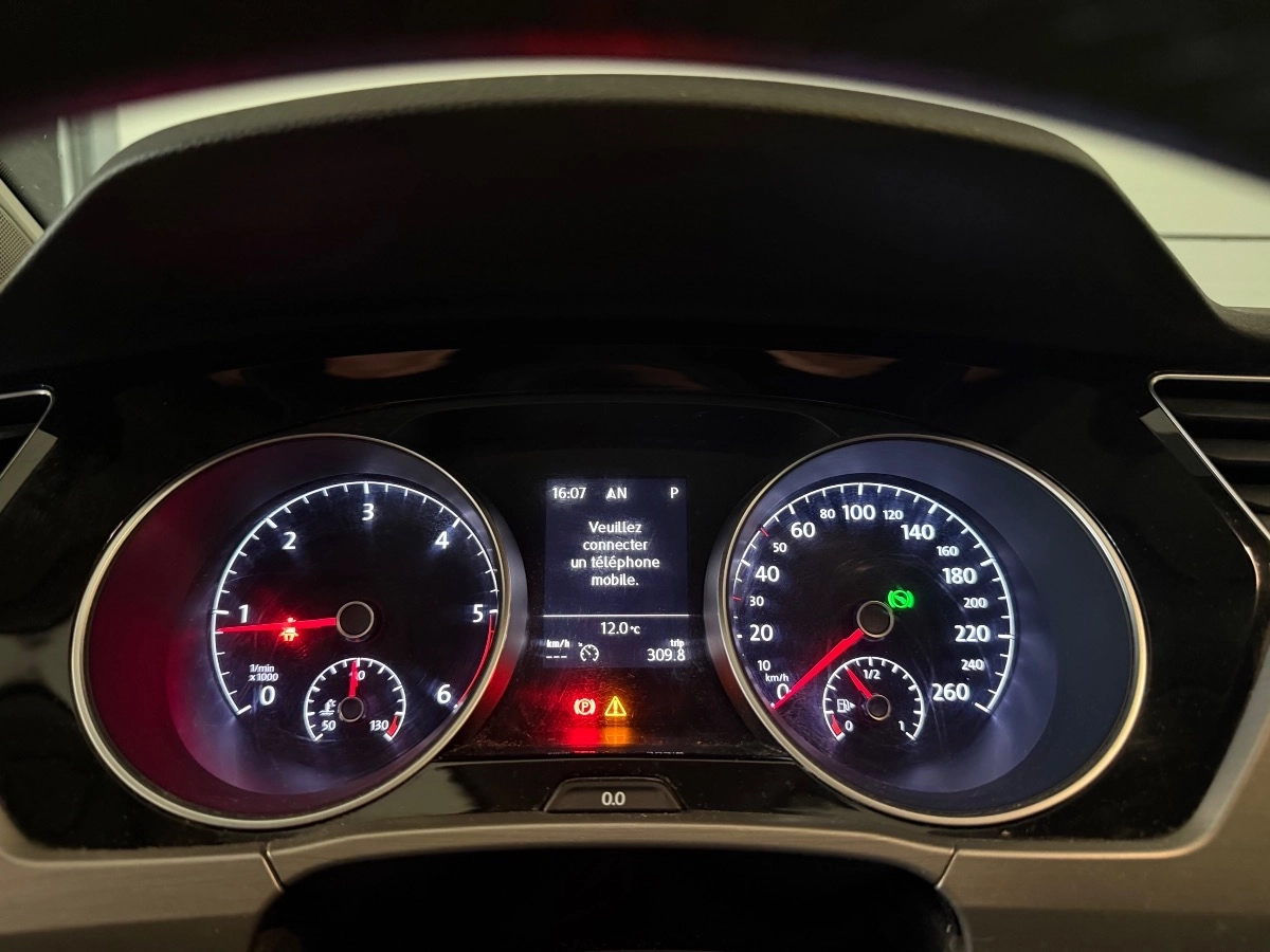 Volkswagen Touran - photo 12