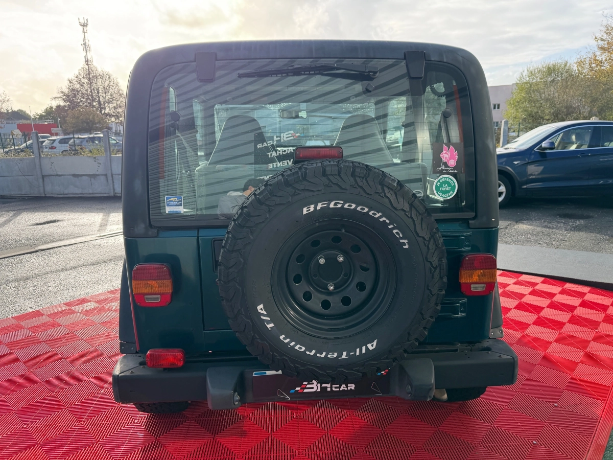 Jeep Wrangler - photo 6