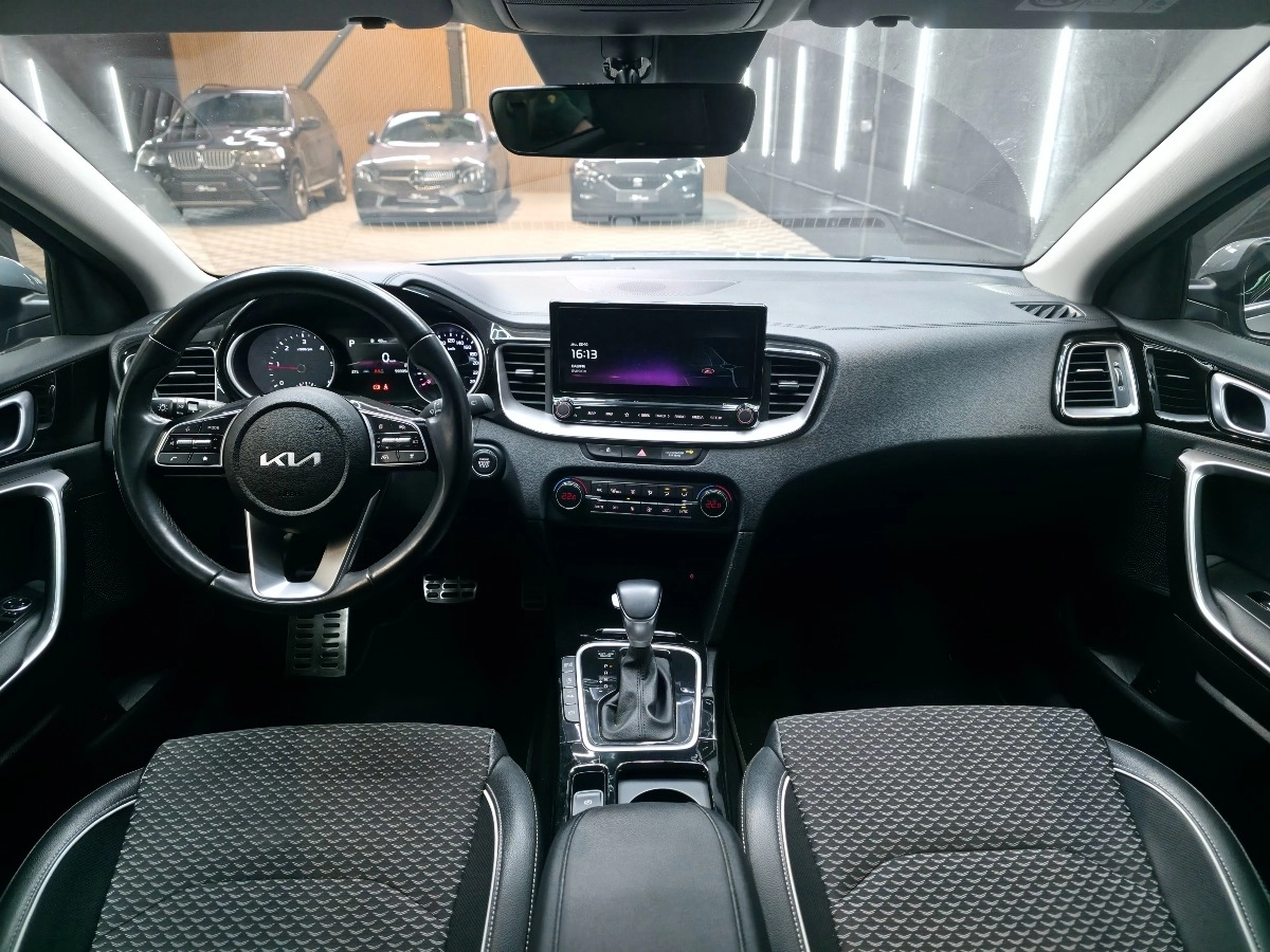 Kia Xceed - photo 12